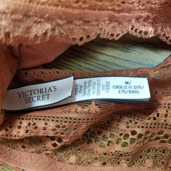 Victoria's Secret lace racerback bralette - Picture 4 of 4